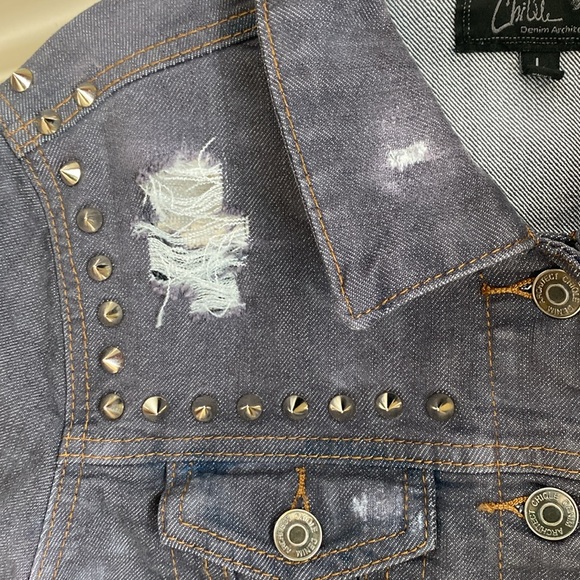 FABULOUS Hand Painted Upcycled Jean Jacket in Size Large. Distressed w/Studs. - Picture 4 of 12